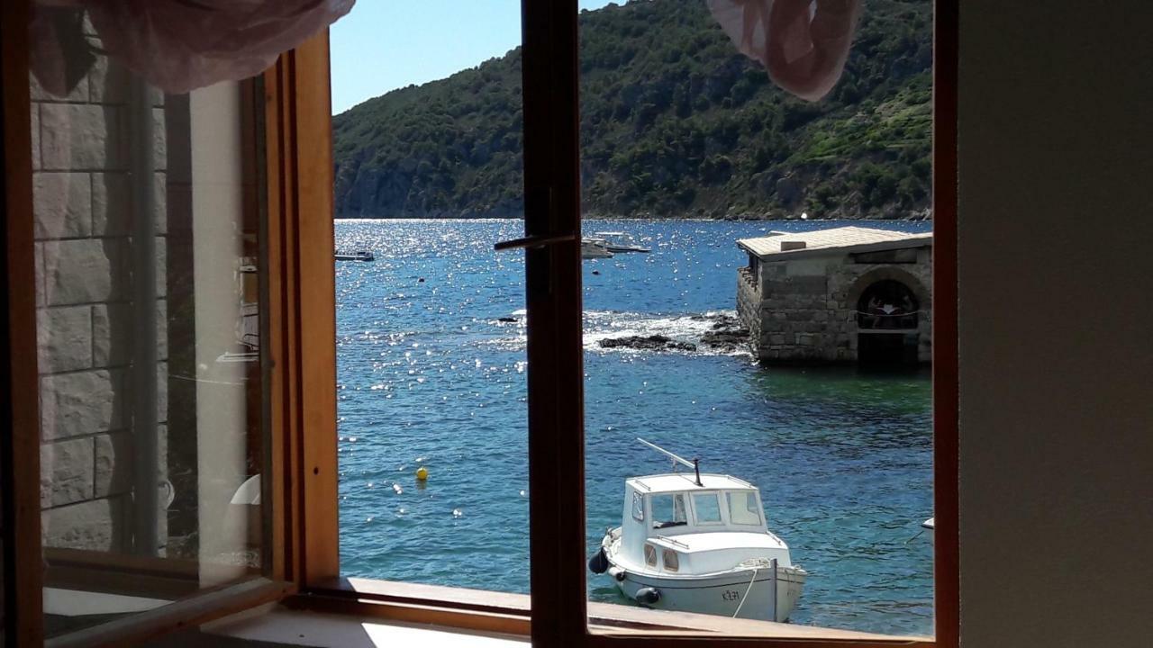 Anka'S Beach Komiža Exterior foto
